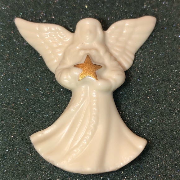 Lenox Collections Angel Pin. 1.5” x 1.5”. Handcrafted of ivory fine china. - Picture 1 of 5